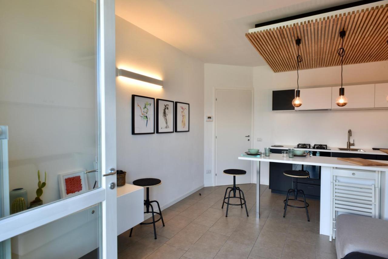 Italian Vacation Homes - La Petite Maison Du Lac Tavernola Bergamasca Buitenkant foto